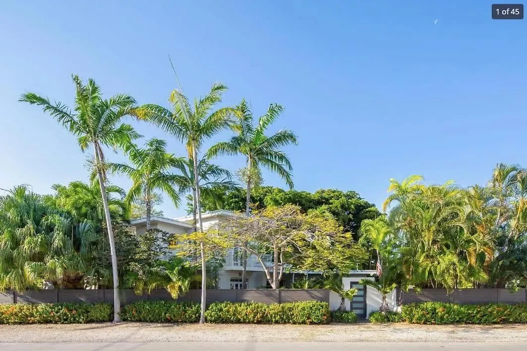 New Hidden Oasis- Waterfall Pool Close To Beach Key West