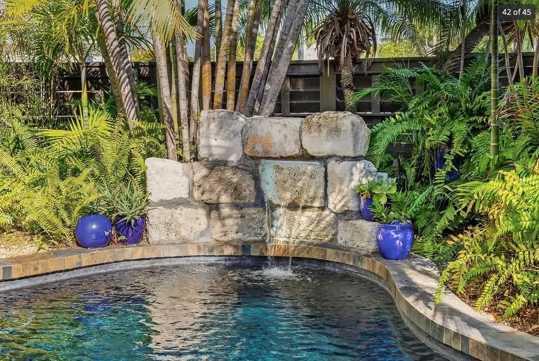 New Hidden Oasis- Waterfall Pool Close To Beach Key West Holiday home