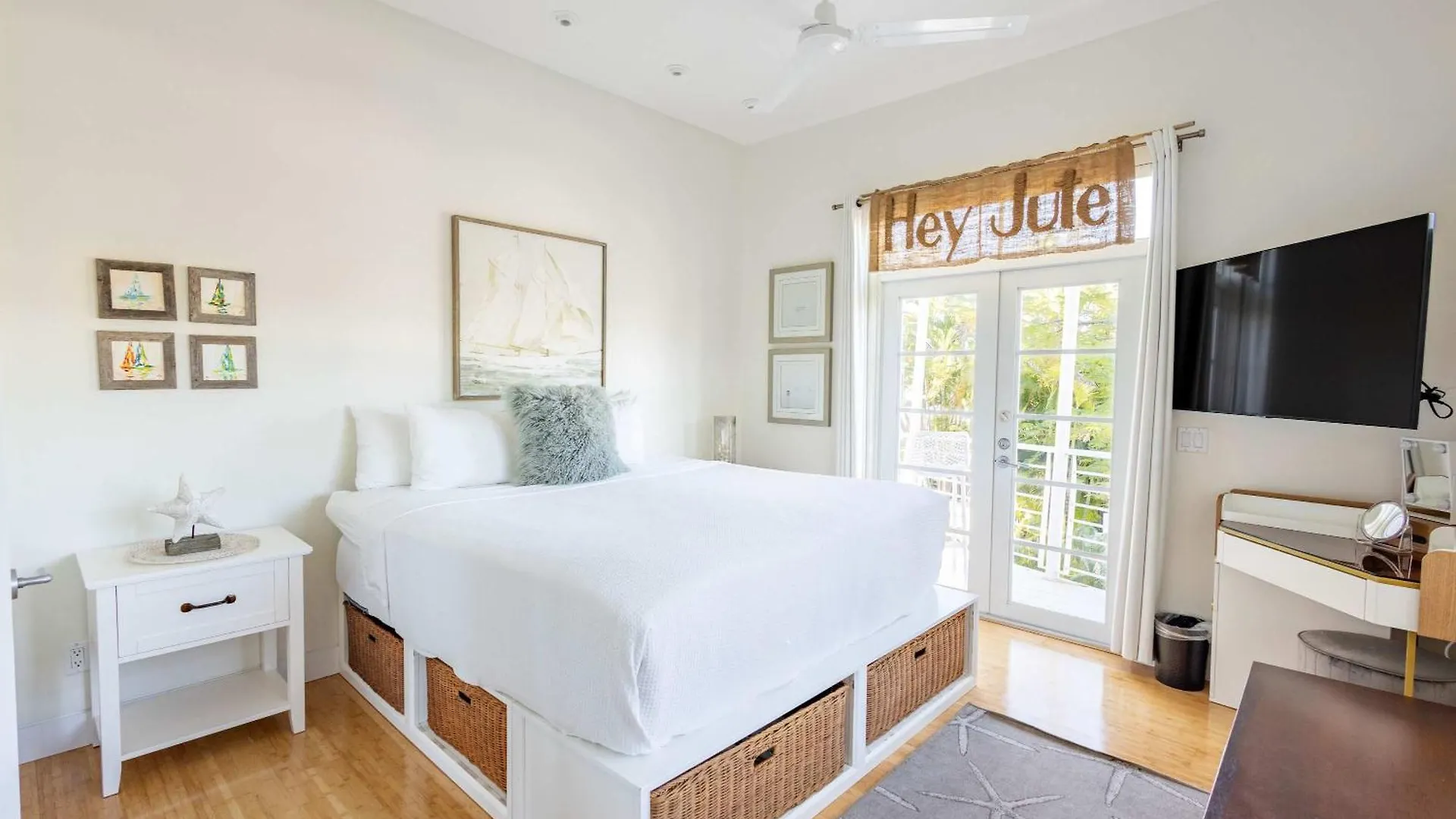 New Hidden Oasis- Waterfall Pool Close To Beach Key West