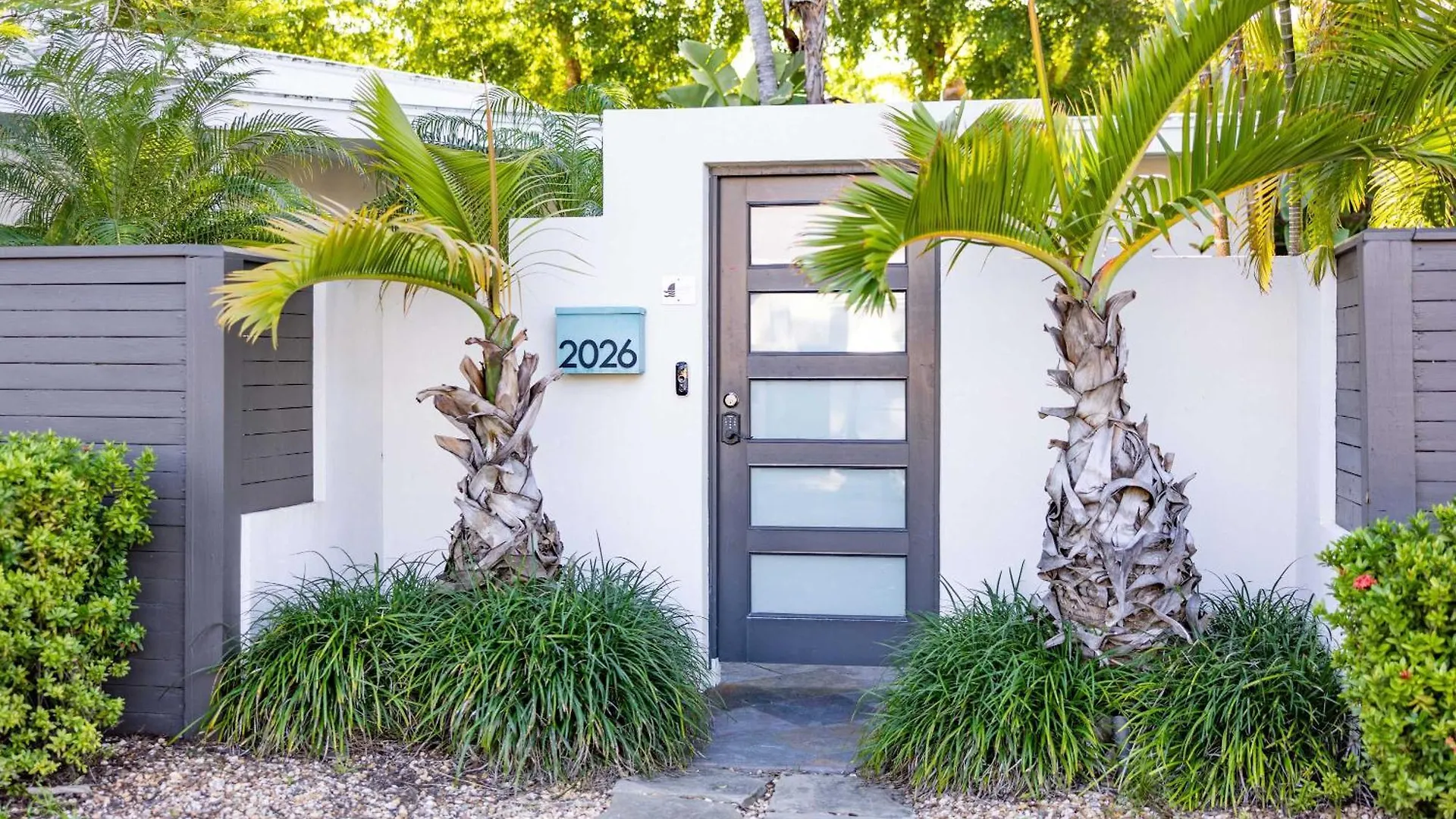 Holiday home New Hidden Oasis- Waterfall Pool Close To Beach Key West United States