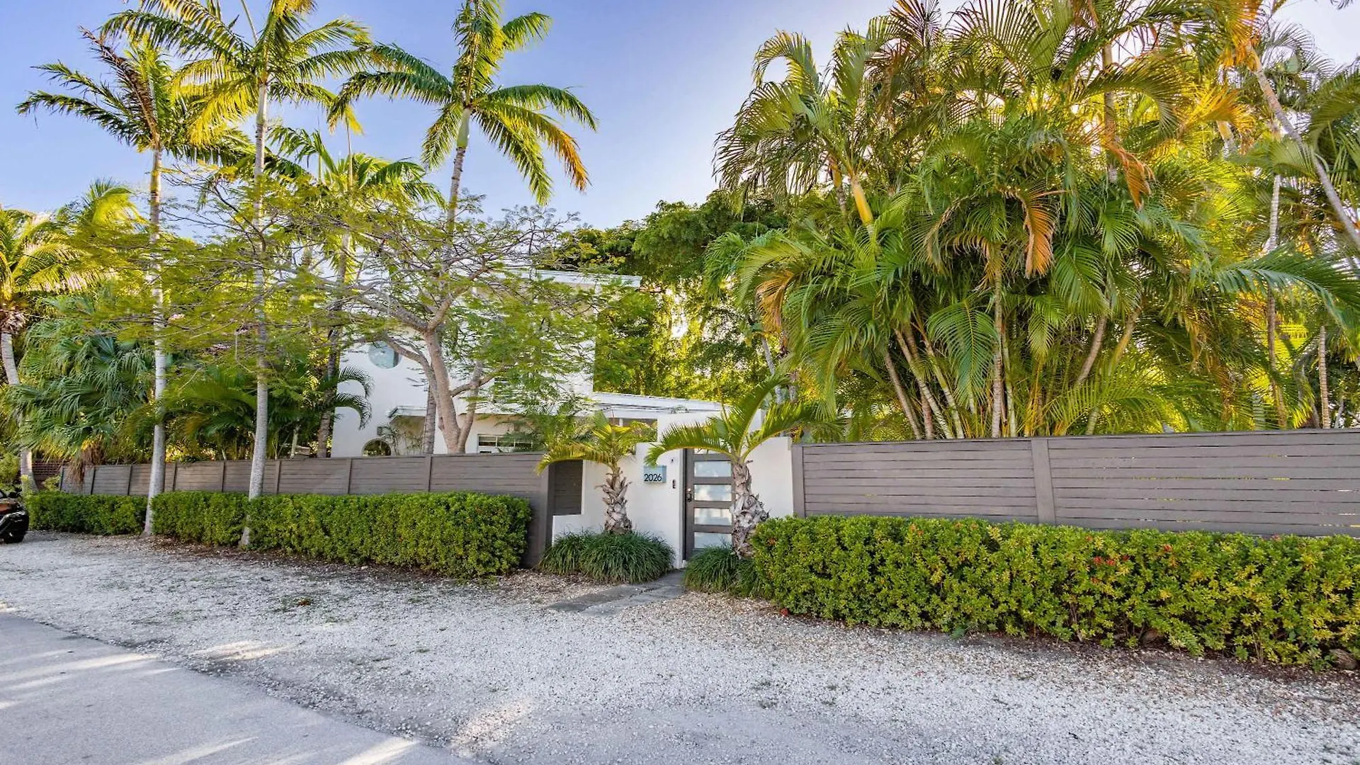 Holiday home New Hidden Oasis- Waterfall Pool Close To Beach Key West