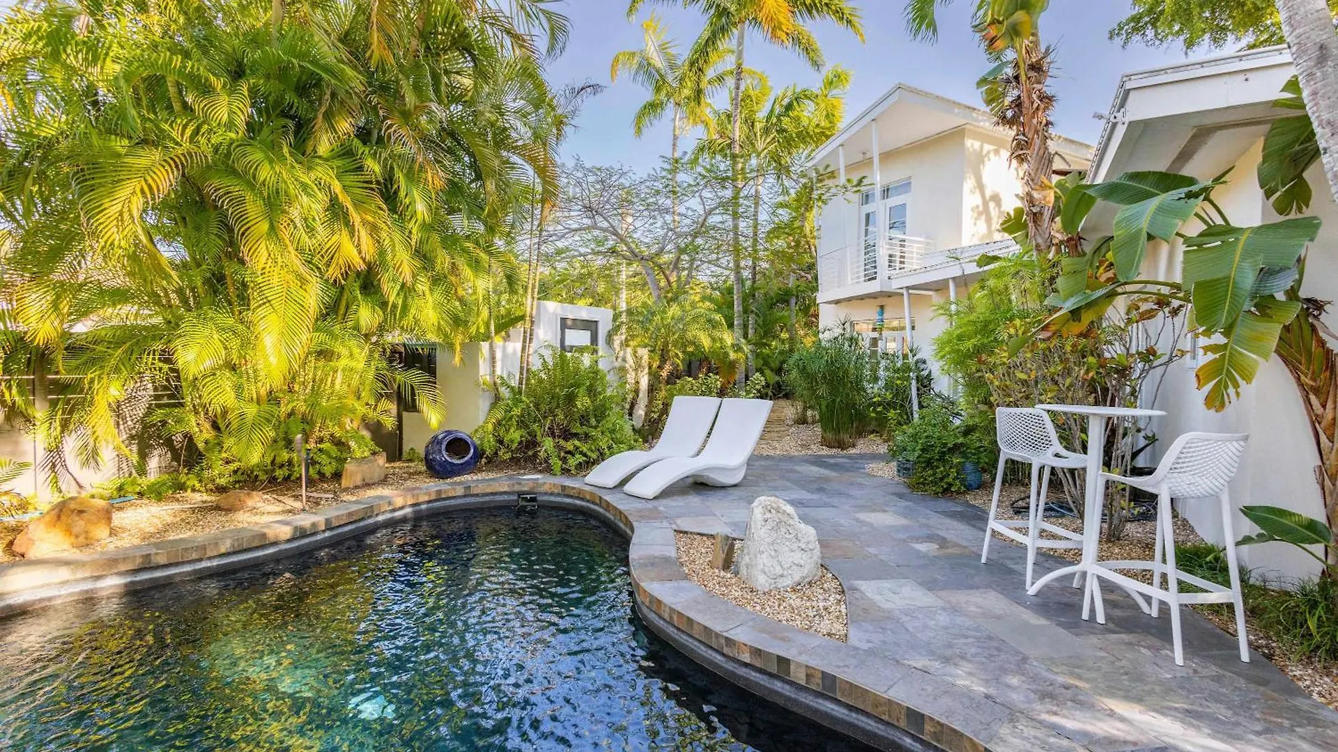 Holiday home New Hidden Oasis- Waterfall Pool Close To Beach Key West United States