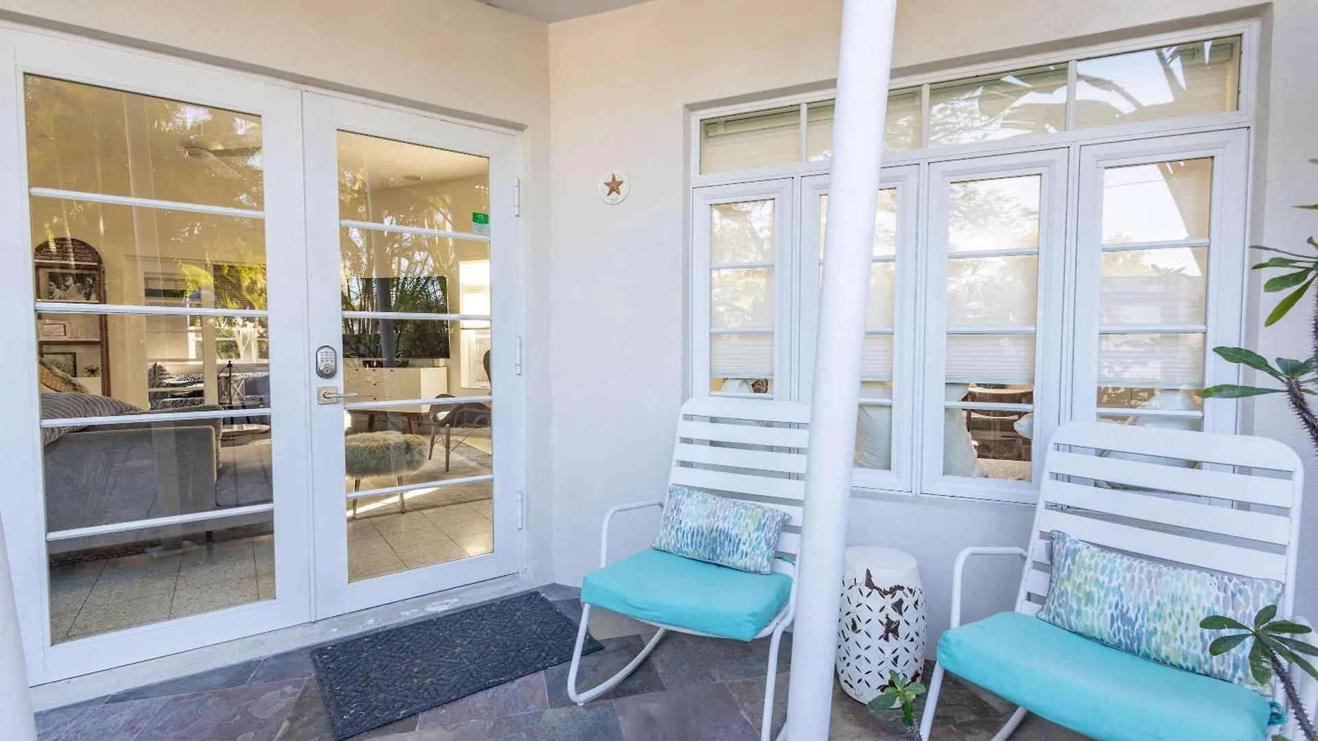 New Hidden Oasis- Waterfall Pool Close To Beach Key West
