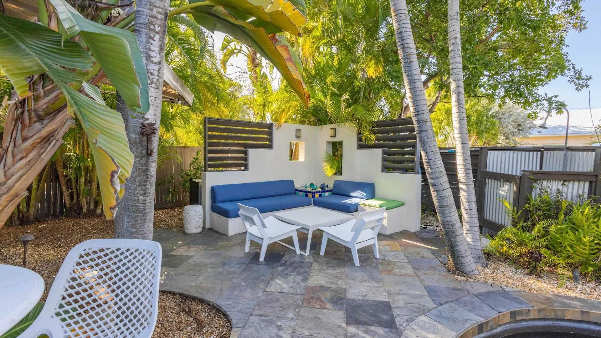 New Hidden Oasis- Waterfall Pool Close To Beach Key West